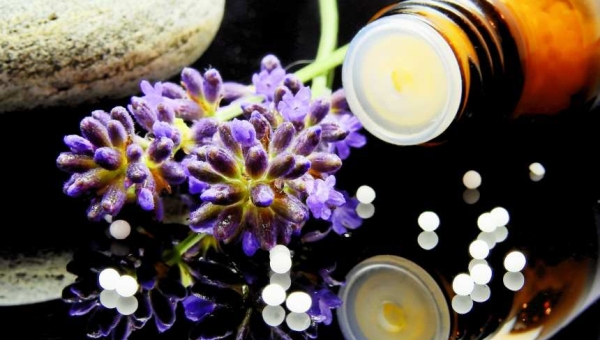 Tratamiento de Alergias con Homeopatía en Casa: Beneficios y Riesgos